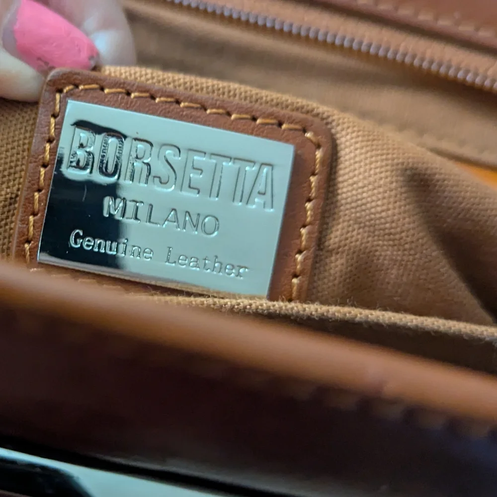 Borsetta Milano Elegant Brown Leather Shoulder Bag with Silver Detail